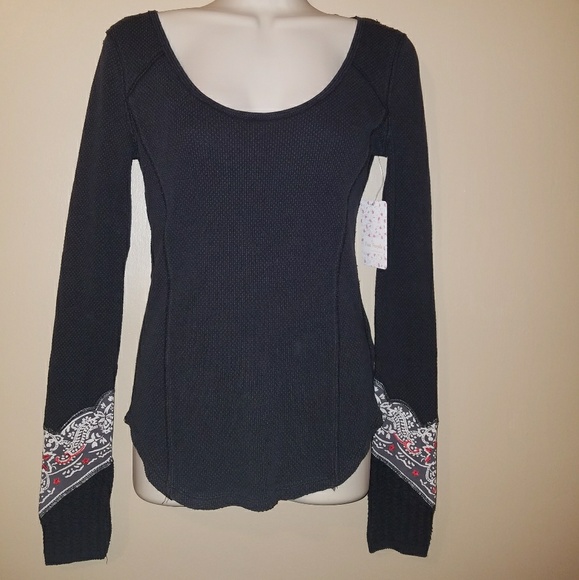 Free People black cuffed thermal - Picture 2 of 8